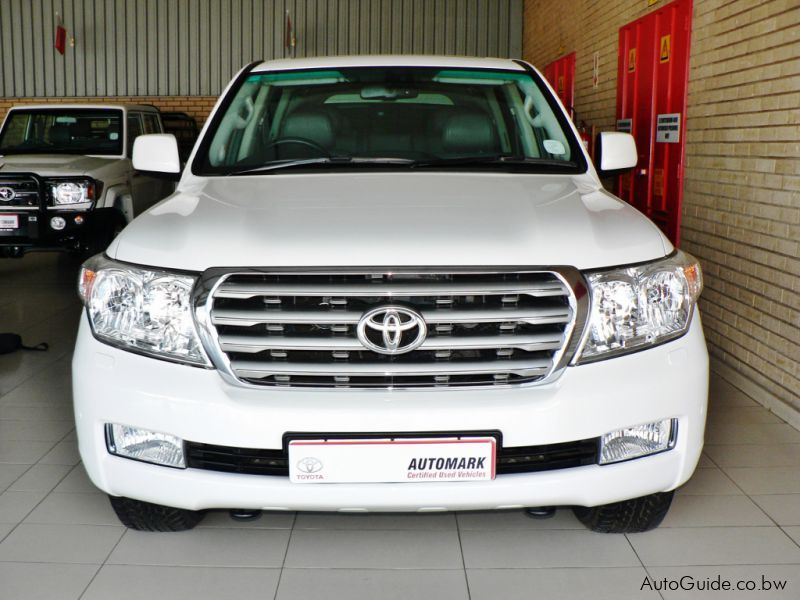 Toyota Land Cruiser 200 Series VX  TD V8 in Botswana