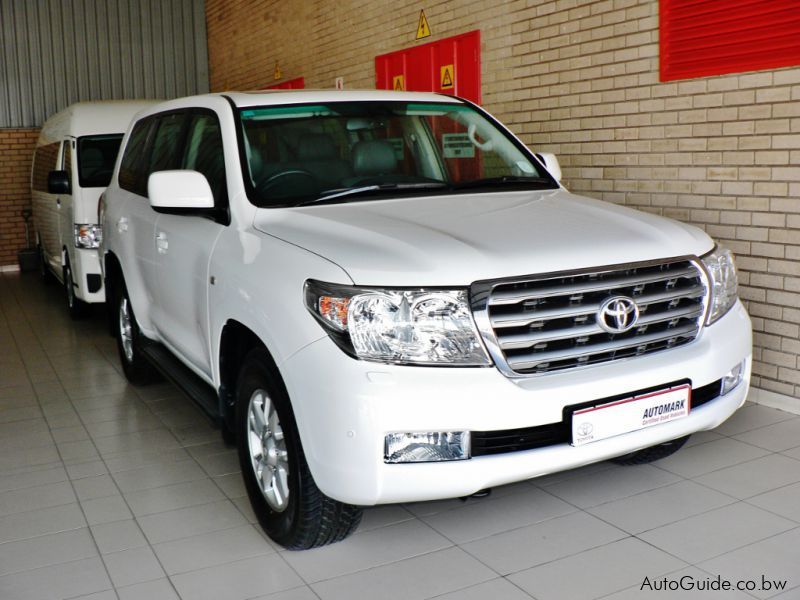 Toyota Land Cruiser 200 Series VX  TD V8 in Botswana