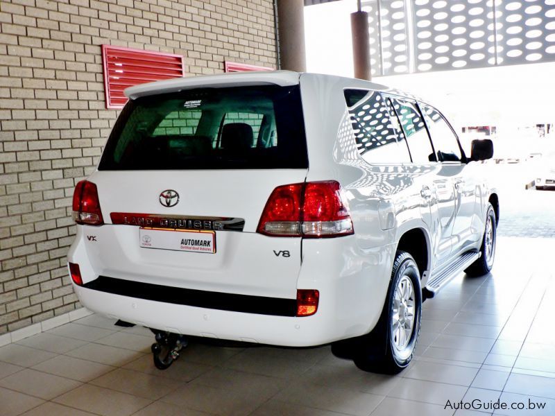 Toyota Land Cruiser 200 Series VX  TD V8 in Botswana