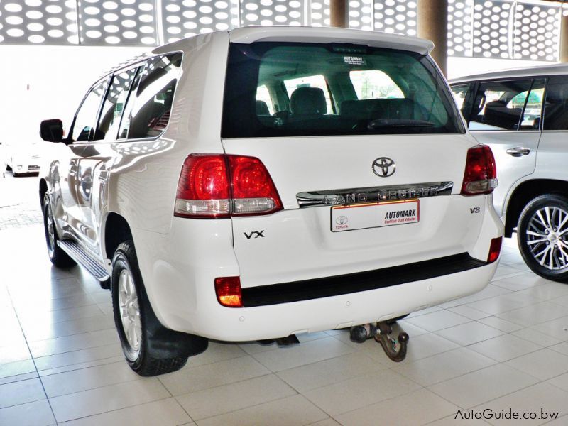 Toyota Land Cruiser 200 Series VX  TD V8 in Botswana