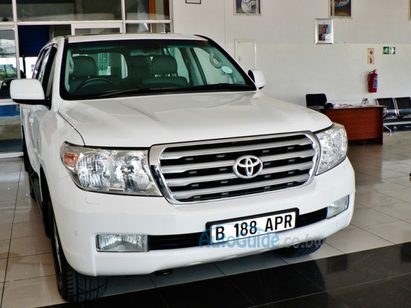 Toyota Land Cruiser 200 Series VX V8 in Botswana