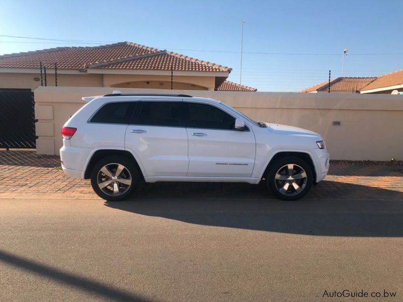 Jeep Grand Cherokee Overlander in Botswana