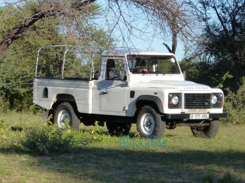 Land Rover Defender Puma 2.4 TD in Botswana
