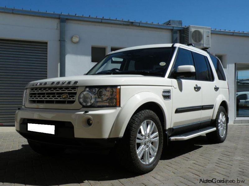 Land Rover Discovery 4 in Botswana