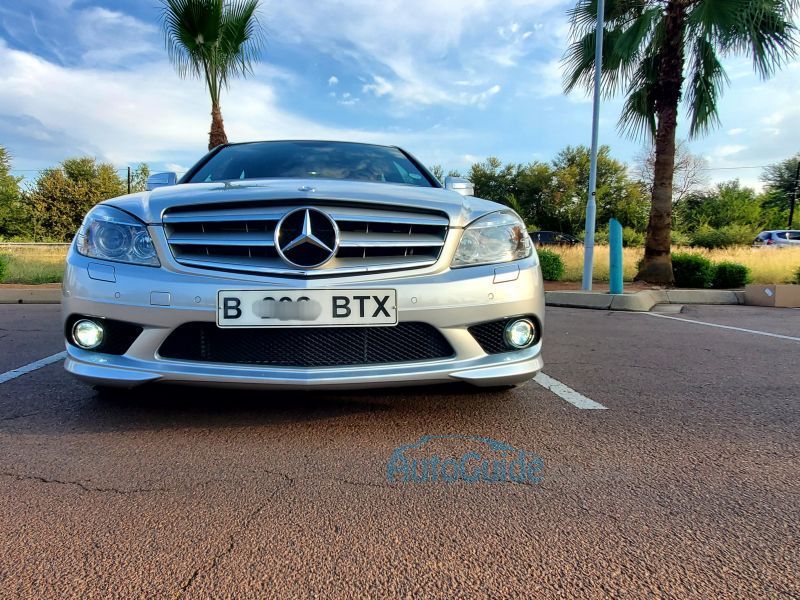 Mercedes-Benz C300i V6 in Botswana
