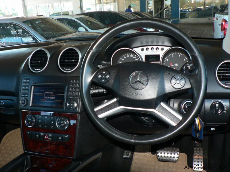 Mercedes-Benz ML 350 in Botswana