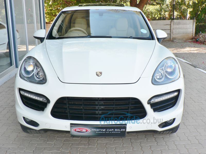Porsche Cayenne Turbo in Botswana