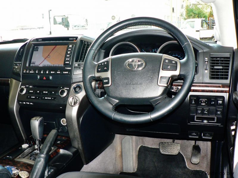 Toyota Land Cruiser 200 Series VX in Botswana
