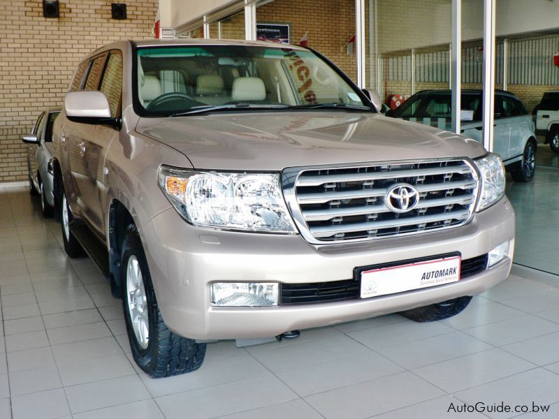 Toyota Land Cruiser 200 Series VX V8 in Botswana