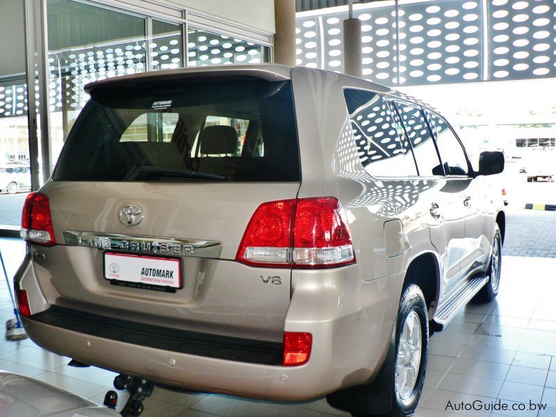 Toyota Land Cruiser 200 Series VX V8 in Botswana