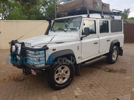 Land Rover Defender 110 in Botswana