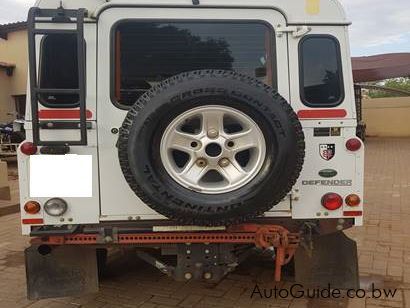 Land Rover Defender 110 in Botswana