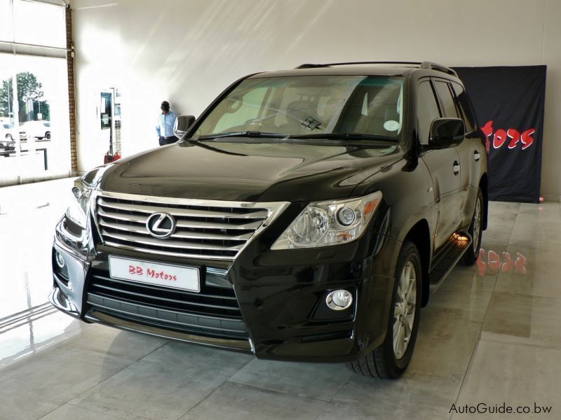 Lexus LX 570 in Botswana