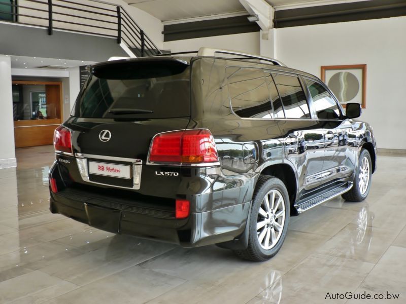 Lexus LX 570 in Botswana