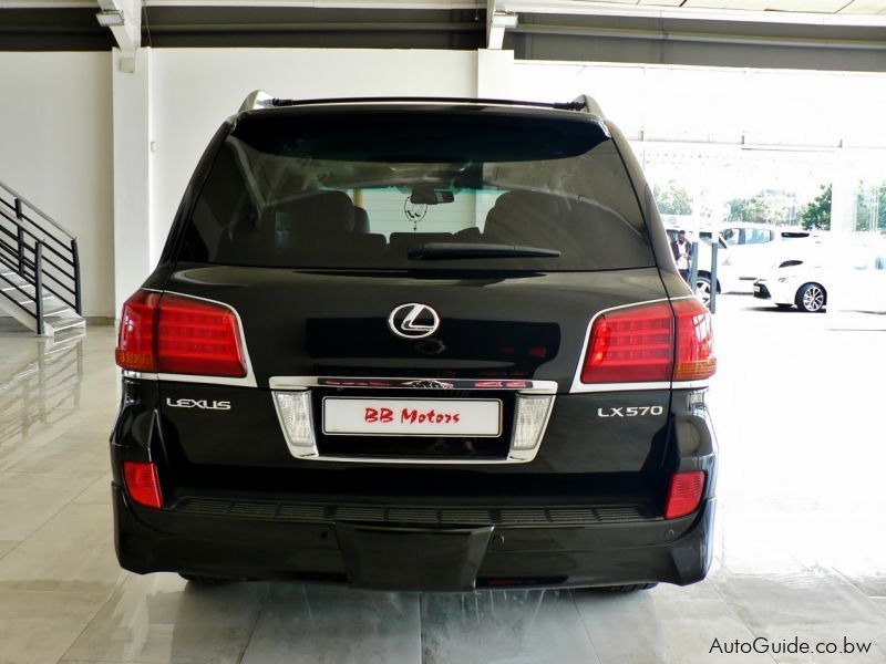 Lexus LX 570 in Botswana