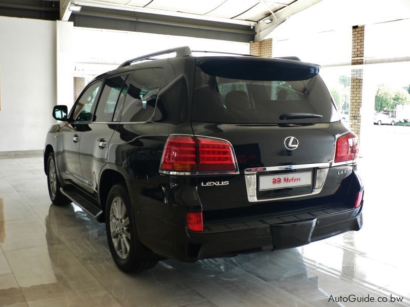 Lexus LX 570 in Botswana