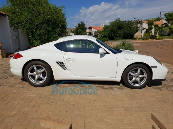 Porsche Cayman PDK in Botswana