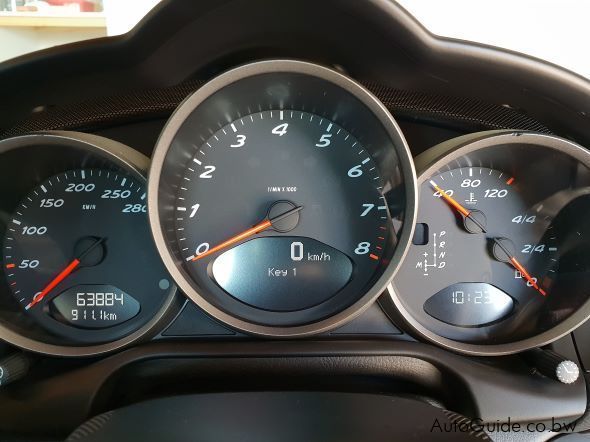 Porsche Cayman PDK in Botswana