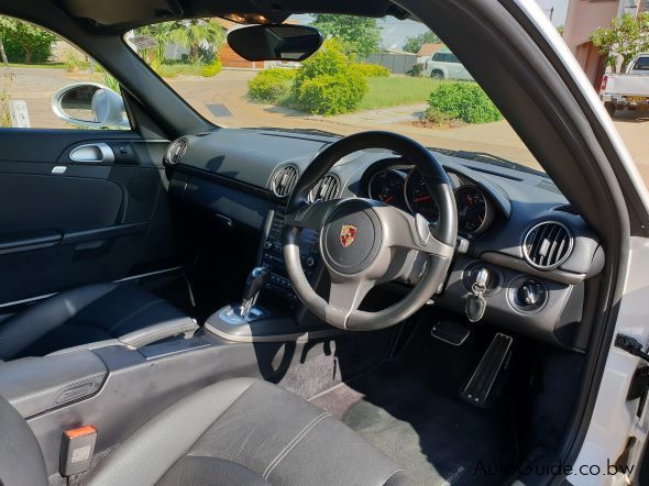 Porsche Cayman PDK in Botswana