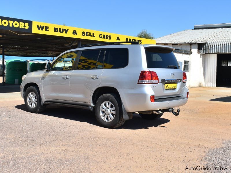 Toyota Land Cruiser 200 Series VX V8 in Botswana