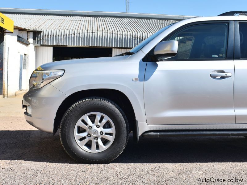 Toyota Land Cruiser 200 Series VX V8 in Botswana