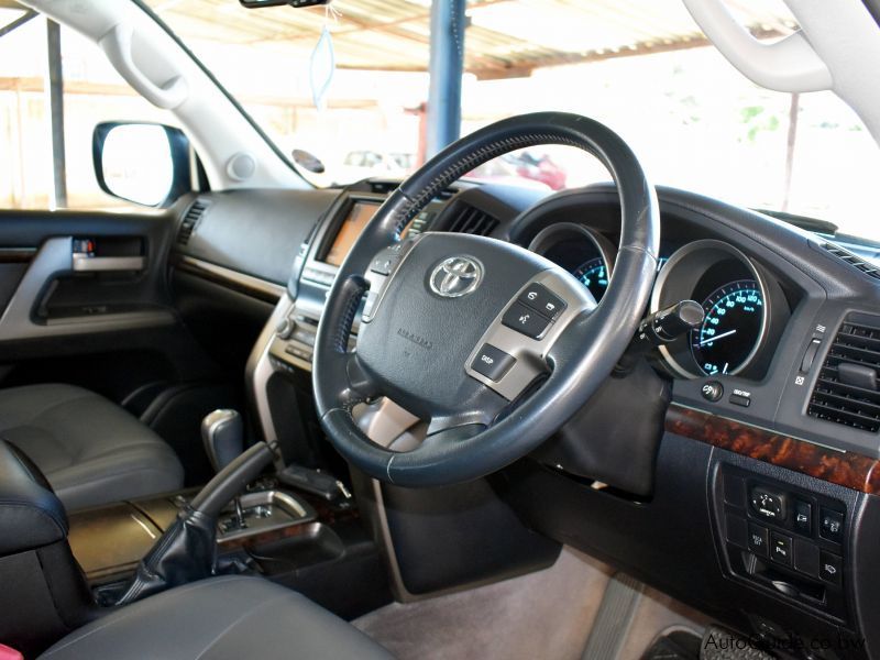 Toyota Land Cruiser 200 Series VX V8 in Botswana