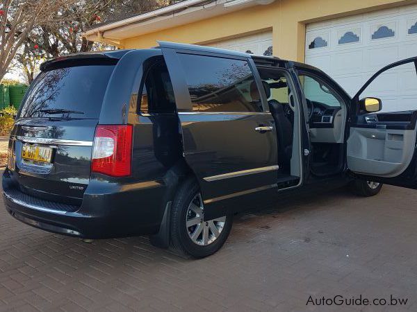 Chrysler Grand Voyager ( 7seater ) in Botswana