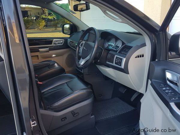 Chrysler Grand Voyager ( 7seater ) in Botswana