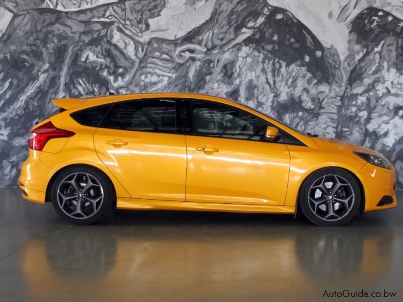 Ford Focus ST 200 in Botswana