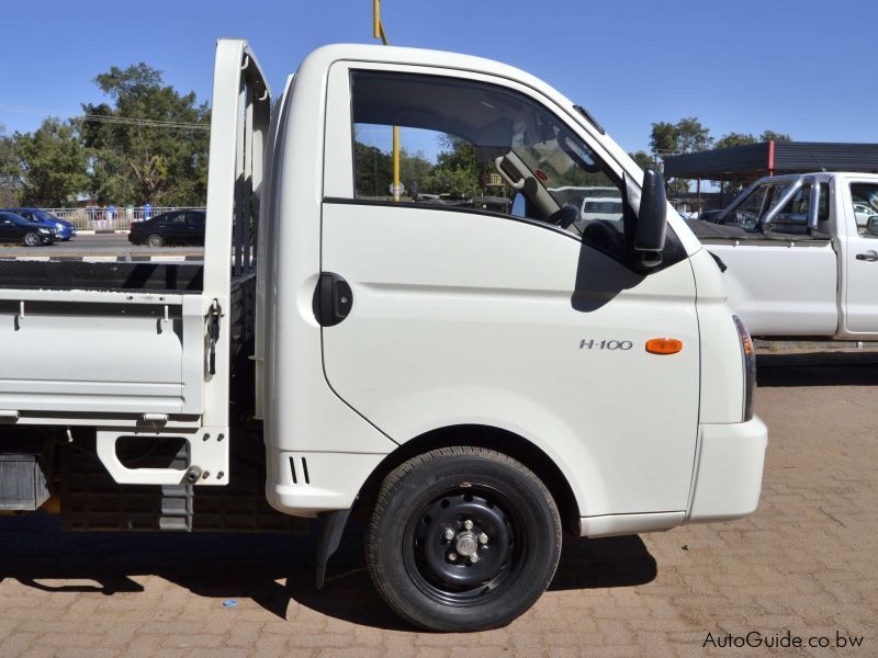 Hyundai H100 Drop Side in Botswana