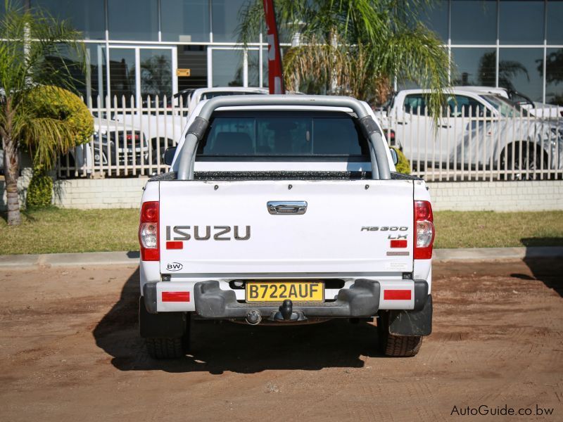 Isuzu KB300 D/C 4x4 M/T in Botswana