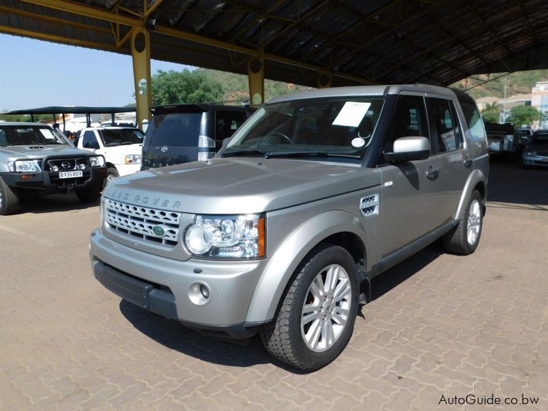 Land Rover Discovery 4 SD V6 SE in Botswana