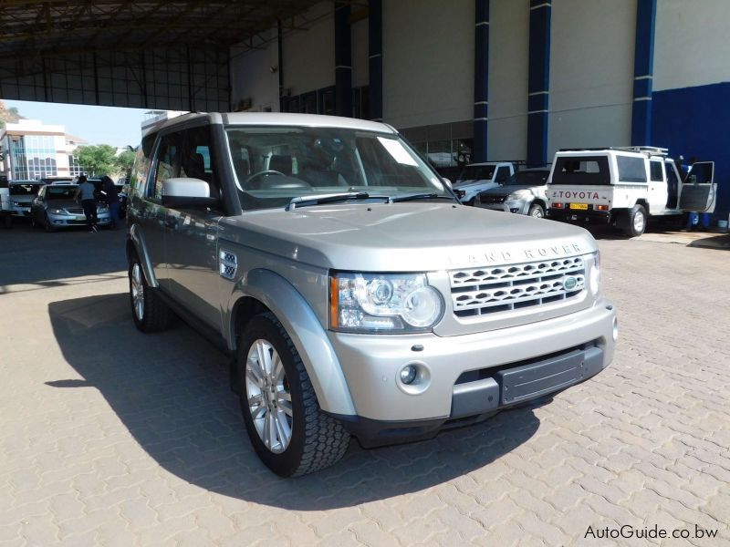 Land Rover Discovery 4 SD V6 SE in Botswana