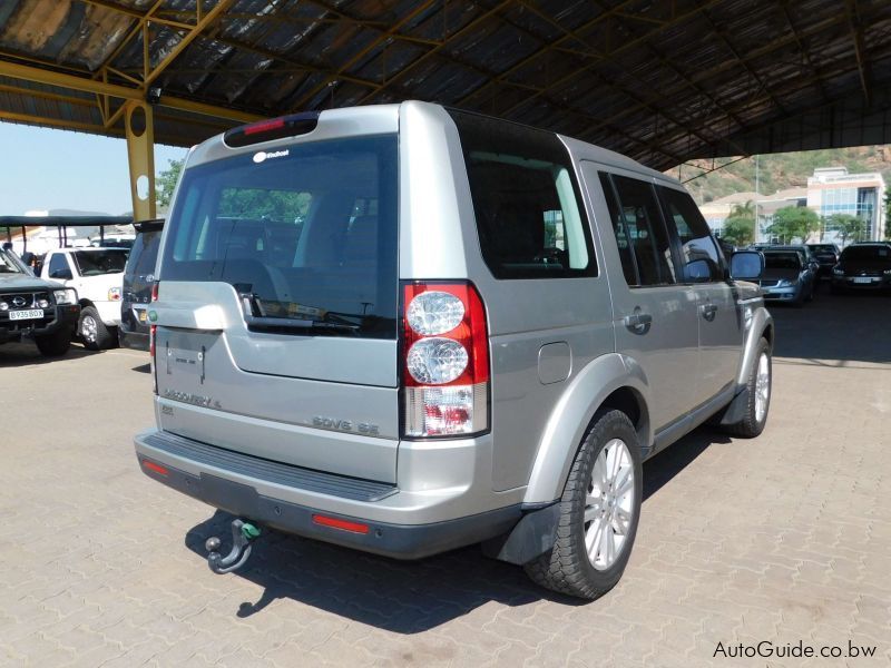 Land Rover Discovery 4 SD V6 SE in Botswana