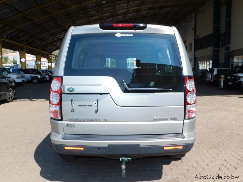 Land Rover Discovery 4 SD V6 SE in Botswana