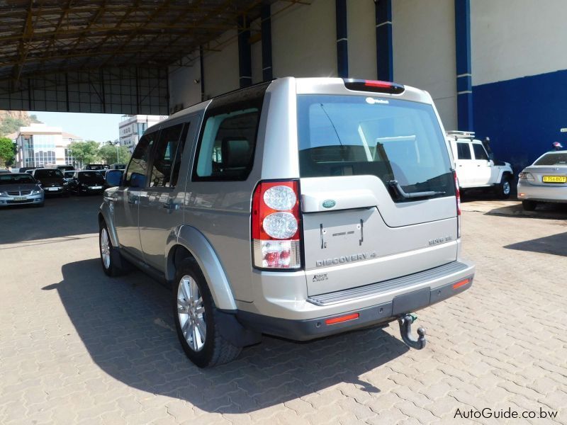 Land Rover Discovery 4 SD V6 SE in Botswana