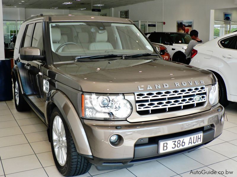 Land Rover Discovery 4 V8 HSE in Botswana