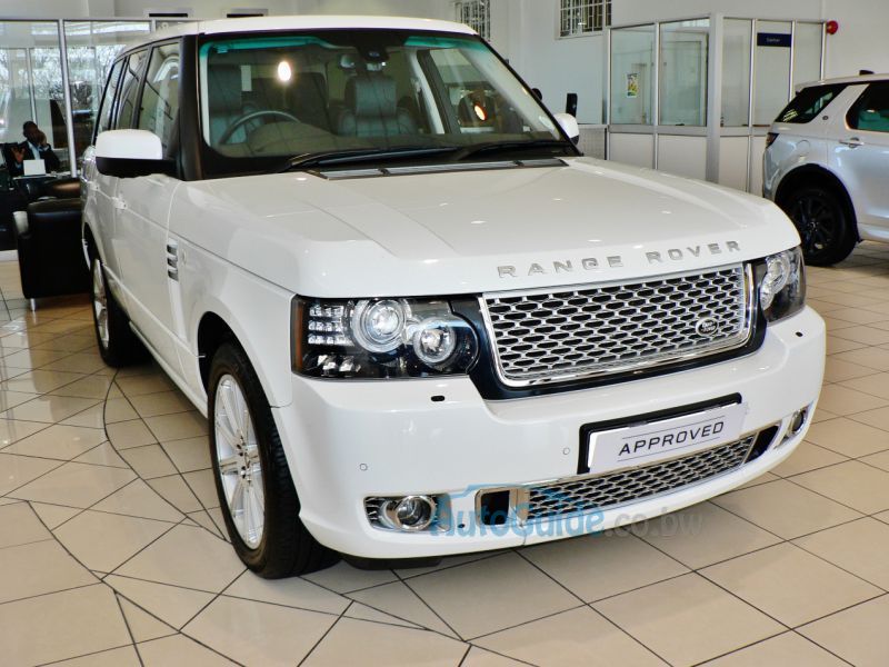 Land Rover Range Rover Voque in Botswana