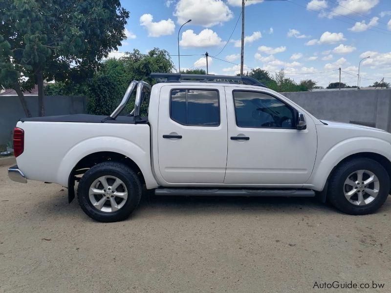 Nissan Navara 2.5CDI in Botswana