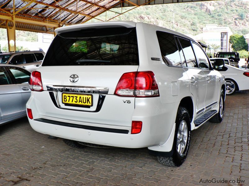 Toyota Land Cruiser 200 Series V8 in Botswana