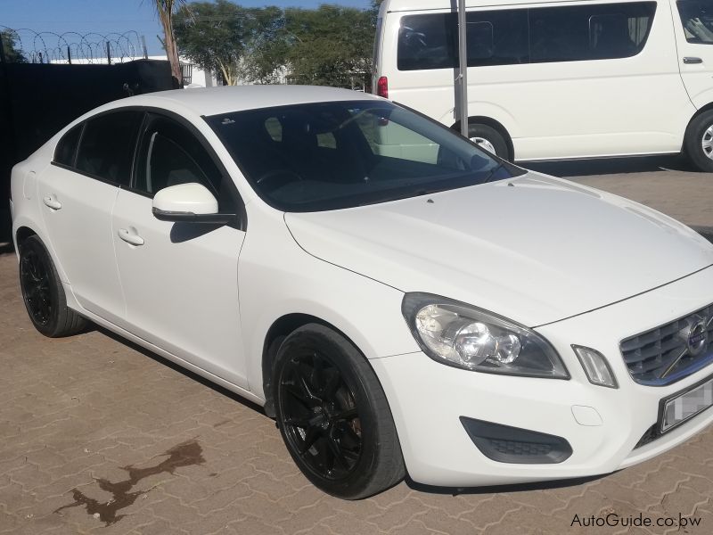 Volvo S60 1.6 T4 in Botswana