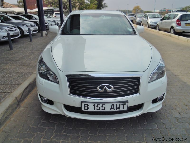 Infiniti M37 Sport in Botswana