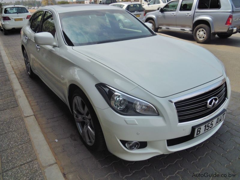Infiniti M37 Sport in Botswana