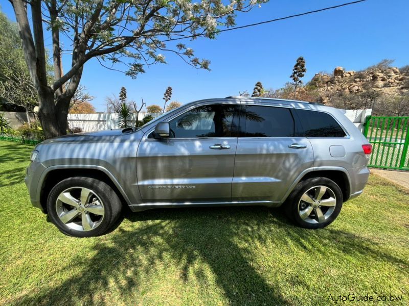 Jeep Grand Cherokee Overland in Botswana