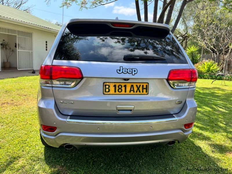 Jeep Grand Cherokee Overland in Botswana