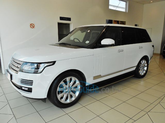 Land Rover Range Rover Voque SE Supercharged in Botswana