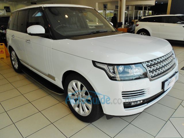 Land Rover Range Rover Voque SE Supercharged in Botswana