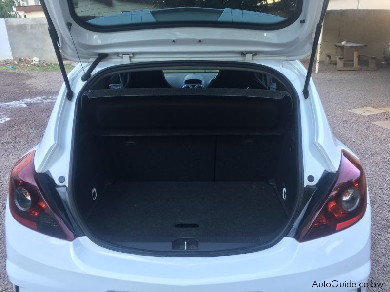 Opel Corsa OPC in Botswana