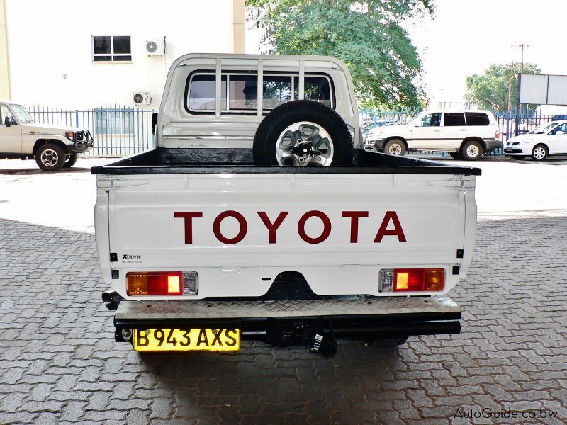 Toyota Land Cruiser V6 in Botswana