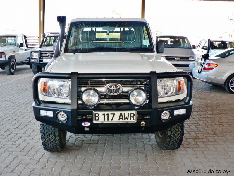 Toyota Land Cruiser V6 in Botswana